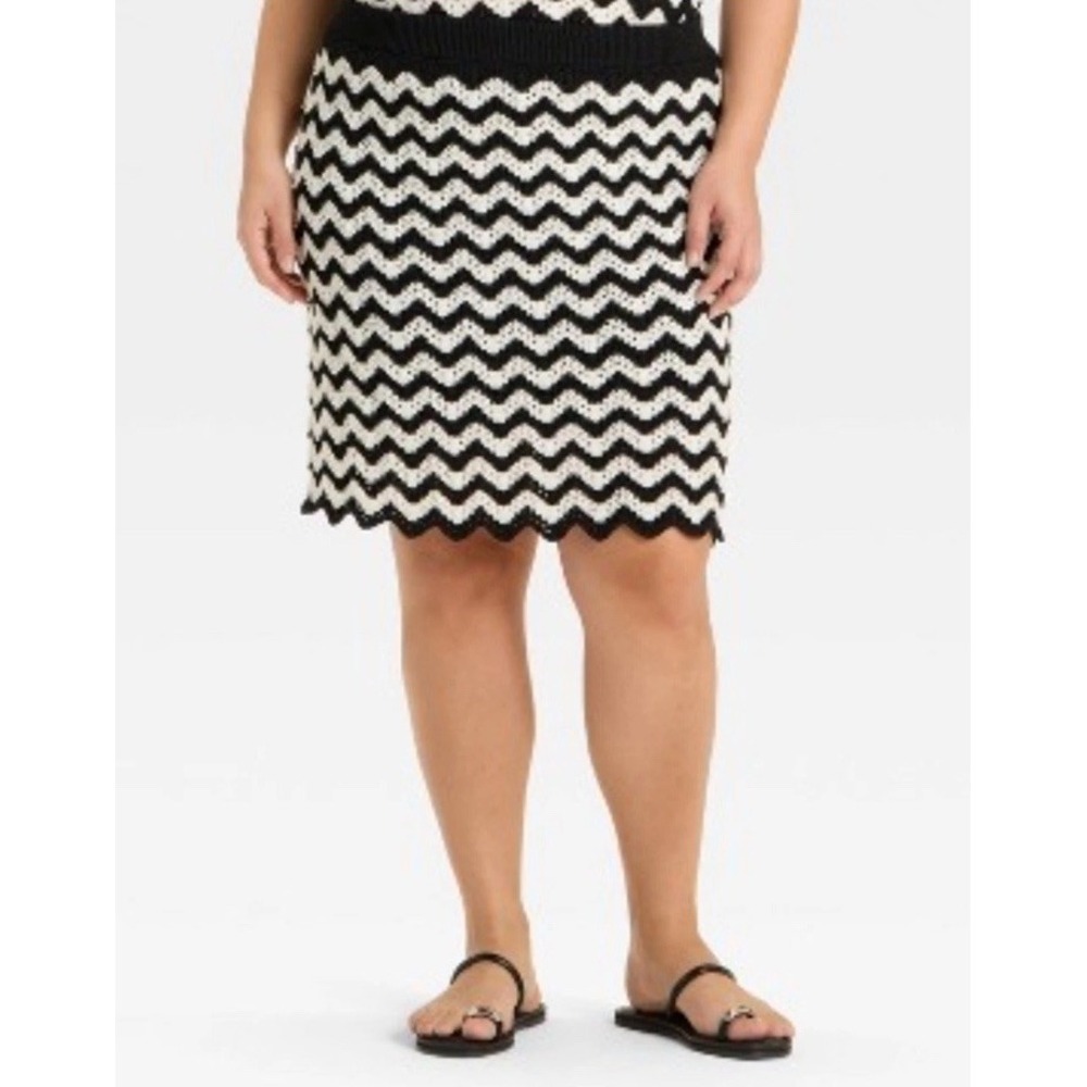AvA & viv NWT Textured Knit Skirt with Wavy Stripes, Black and White, Size 2X